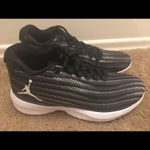 Nike Jordan B Fly size 7Y